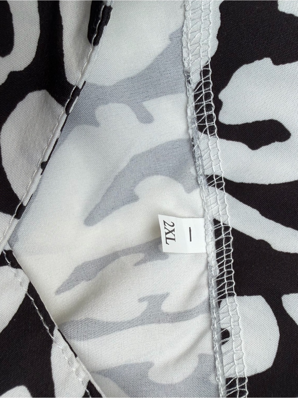 Boutique Black & White Ikat Print Tiered Mini Dress Bell Sleeve 2XL - Picture 9 of 9